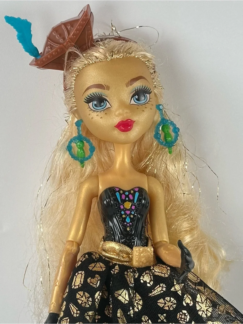 Monster High Shriekwrecked Dayna Treasura Doll Jones Dress Hat Shoes